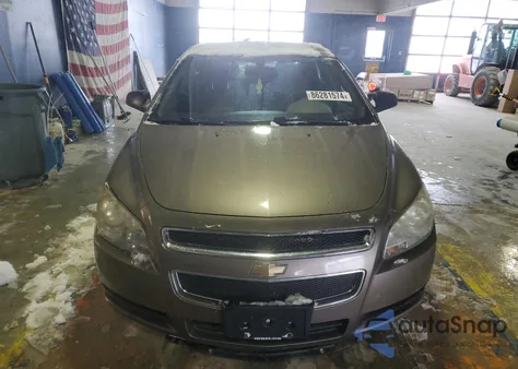 2010 Chevrolet Malibu Ls z USA, uszkodzony, nr VIN 1G1ZB5EBXAF243637